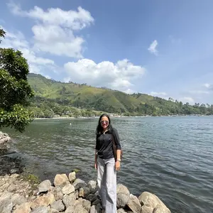 Jemina Totebag Wanita Estetik Kulit PU Sintetis Premium Tas Bahu Fleksibel untuk Kuliah & Kantor Multifungsi dengan Ransel Gagang Atas Desain Elegan Resleting