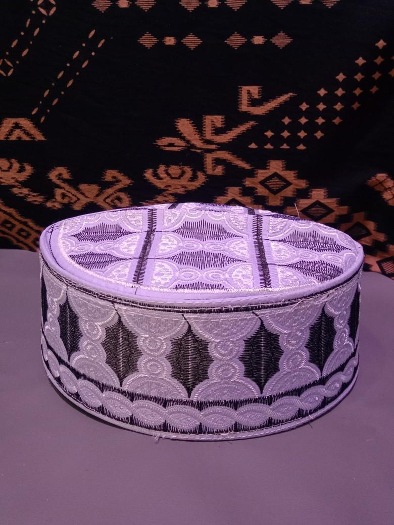 Product Introduction of Peci Asaghofah, Songkok Kopiah Pria Muslim Asaghofah Logo Terompah Warna - Desain Unik Hitam, Lingkar Kepala 51-59 cm - Motif, Dewasa 2