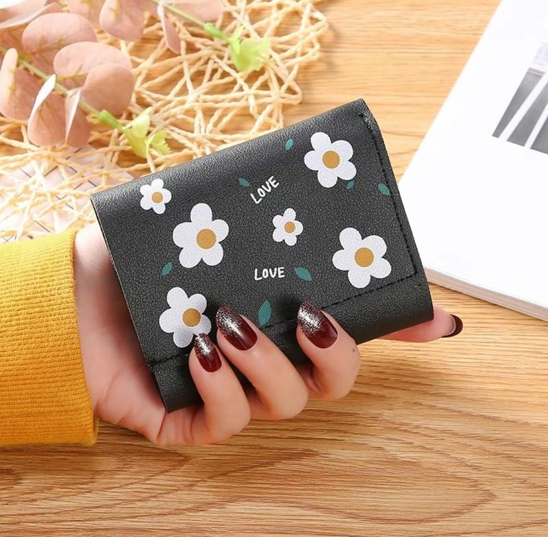 Dompet Lipat Kecil Wanita Daisy's Korea Wanita dengan Desain Stylish Cewek Kartu Uang 3