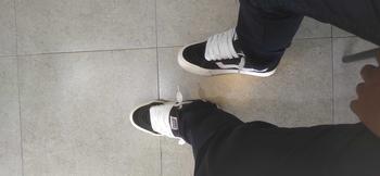 Product Review of Corvalue - Sepatu Sneakers Unisex Pria Wanita Otaru Black White Shoes Casual Sneakers Hitam from V**r 1