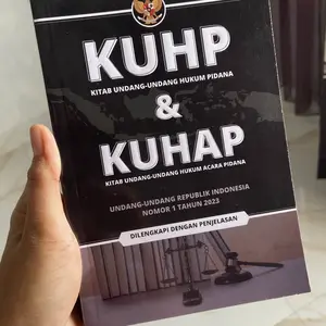 Buku KUHP & KUHAP Dilengkapi Dengan Penjelasan - Garda Cendekia