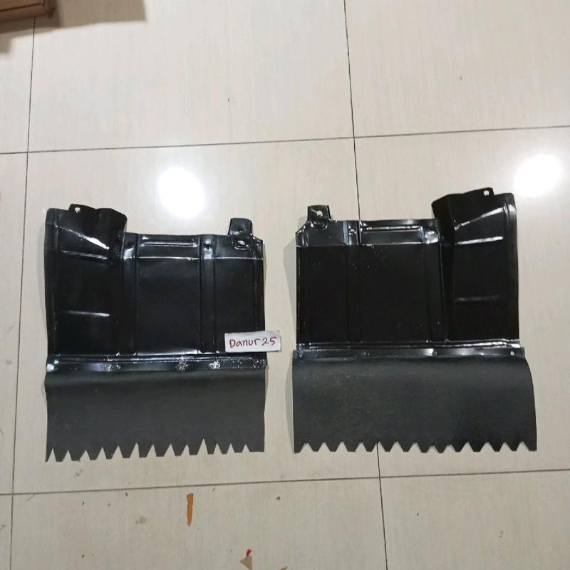 Dudukan Karpet Lumpur Depan PS100 PS120 Lama Plat 1Set Kiri Kanan 0
