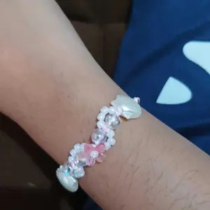 Gelang bracelet bunga dengan kerang pink estetik tema lautan | gelang serut atas |