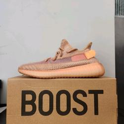 Jual Yeezy Boost 350 V2 Clay Mei 2026 Harga Termurah - Cicil 0% 3x di  Tokopedia | Tokopedia