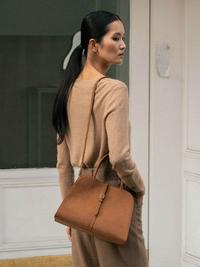 Gambar MONOROW Blanc Medium Suede - Suede Camel dari sallangsallang Kab. Tangerang 5 Tokopedia