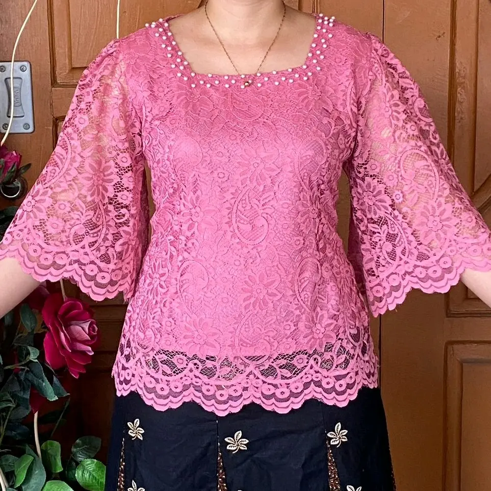 Atasan Brokat