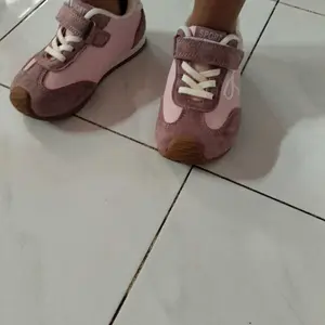 [8.8 SALE] MyLittleBaby [21-32] - SPT011 - Sepatu Anak Cewe / Sneaker Anak Perempuan / Sepatu Cantik Anak