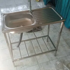 Set wastafel stainless steel berdiri bebas, berukuran 75x40x75 cm. Tahan lama dan anti karat. Termasuk rak dan keran. [Gulir ke bawah untuk menonton video perakitan]