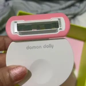 Alat Cukur Wanita domon dolly Comfortglide Razor Pelumas Nyaman Sensitive 5 Lapisan Blade 1 Gagang +2 kepala pisau Pisau Cukur Isi Ulang
