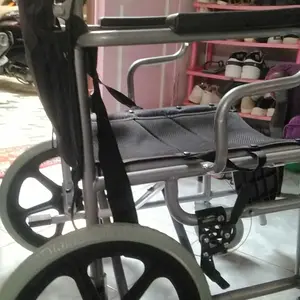 Furnibest Kursi Roda Lipat Portable Kursi Roda Traveling