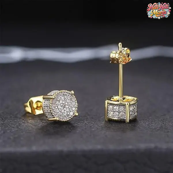 Anting-anting kancing hip-hop pria dan wanita bergaya Eropa dan Amerika yang populer, bertabur berlian penuh, dengan hiasan zirkon mikro-pave dan batu bulat berlapis elektro dua warna.