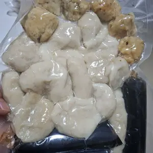 Pempek Premium Campur isi 20pcs,  Frozen,lenjer,adaan sm telor kecil,terbuat dr ikan tengiri, tepung tani, gula, garam, penyebab rasa.