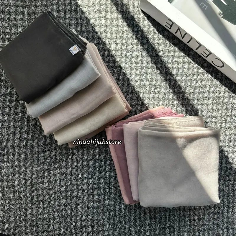 Hijab Segiempat Paris Jadul Varisha & Redrose