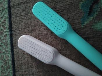 Product Review of Sisir Rambut Anti Kusut Magic Comb Sisir Praktis Anti Rontok Sisir Tarik Lembut from h**! i** n**a 0