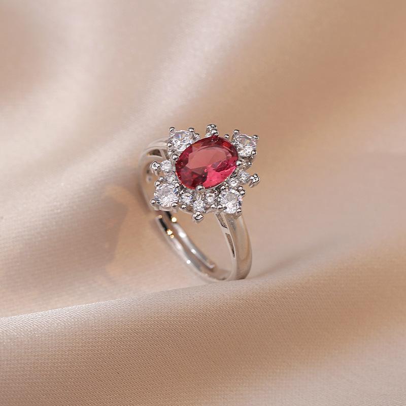 Oval ring, flower inlaid stone ring, natural garnet ring, female ring, temperament live ring 0