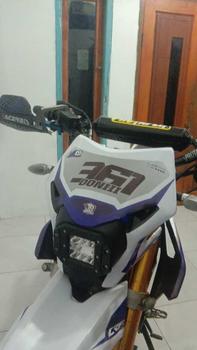 Product Review of DECAL HONDA CRF 150L PUTIH SUPERMOTO FULL BODY KEREN MINIMALIS SIMPLE MURAH TERBARU VIRAL- CRF GANK PUTIH 060 Motor from w**t 2