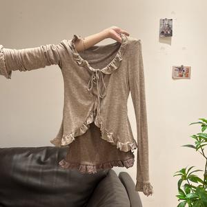 A beautiful coffee-colored ruffled top, a women's T-shirt with a bow tie for layering, a women's long-sleeved T-shirt, a uniquely designed 2025 new style for women, a women's autumn sleeveless camisole for layering TZ27 Fitted Casual Womenswear Crewneck