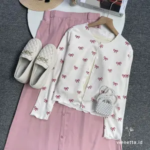 Vienetta.id - ONE SET SETELAN WANITA KEKINIAN CEWEK REMAJA BAJU ATASAN CARDI PITA LUCU ROK POLOS SYAKILLA BUAT HEALING PIKNIK JALAN HANGOUT KULIAH KAMPUS TERBARU KEKINIAN 2025 OVERSIZE JUMBO FIT XL CASUAL BASIC LUCU LENGAN PANJANG 2025 Airflow Bawahan