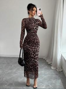 Vestido ajustado de estampado de leopardo con malla fruncida, manga larga, corte slim fit, moda de otoño invierno para mujer, elegante vestido de noche para damas