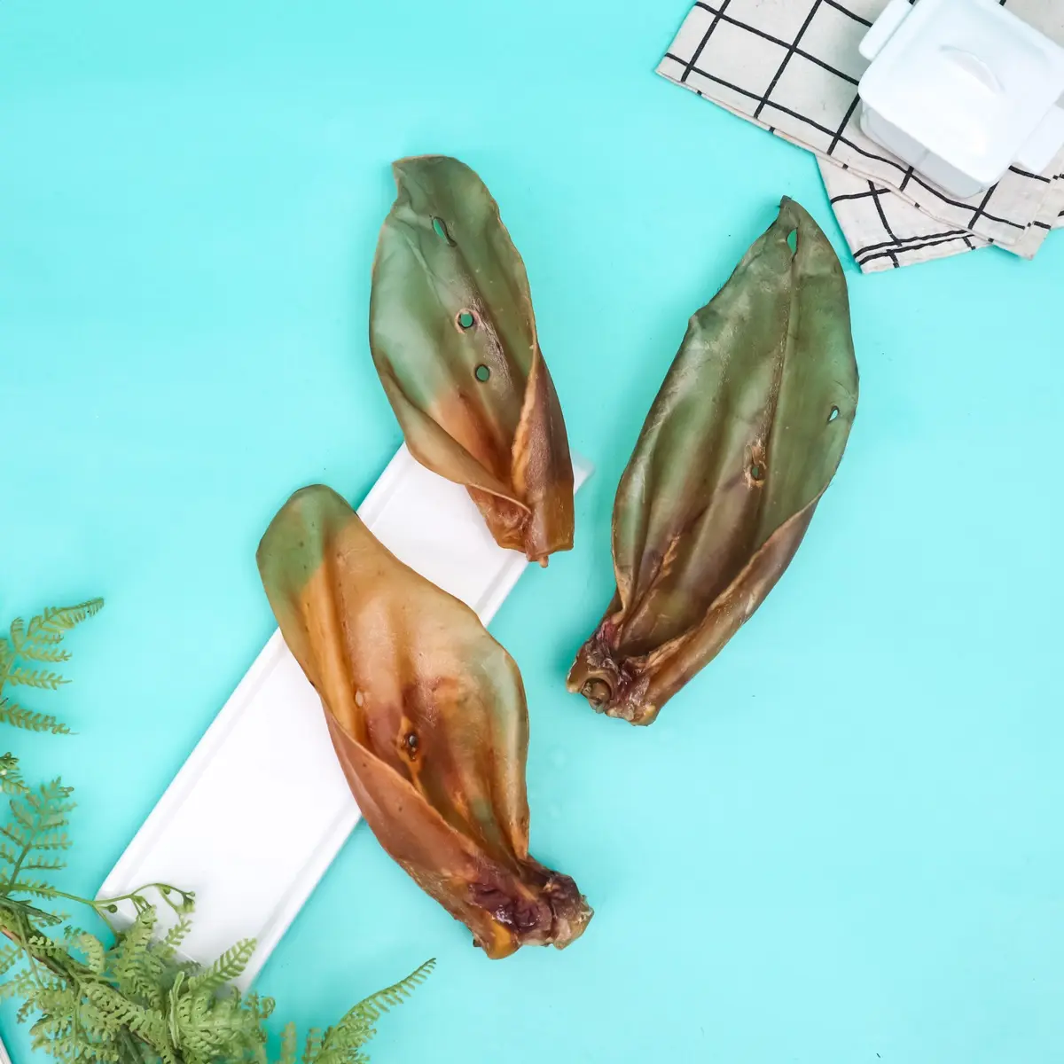 Woofholics Whole Cow Ear / Kuping Sapi Utuh / Dog Snack Cemilan Gigit