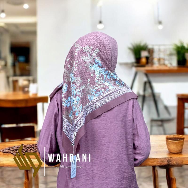 HIJAB SEGIEMPAT VOAL  MOTIF TERBARU KEKINIAN 1