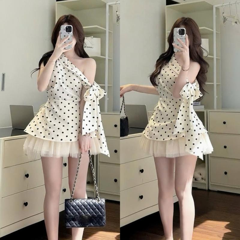 Set đồ nữ áo lệch vai thoắt nơ họa tiết chấm bi kèm chân váy lưới xòe 2 lớp [Có Lót] sang chảnh dành cho các nàng diện đi chơi, đi tiệc.