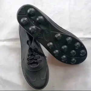 8008 Sepatu Futsal, Sepatu Pul, sawah, kebun Karet Unisex Warna Hitam