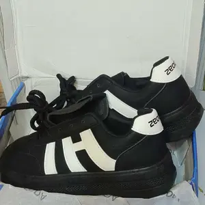 Zeodda Kiara Sepatu Sneakers Wanita Casual Sport Shoes Trendy 1099 Karet Olahraga