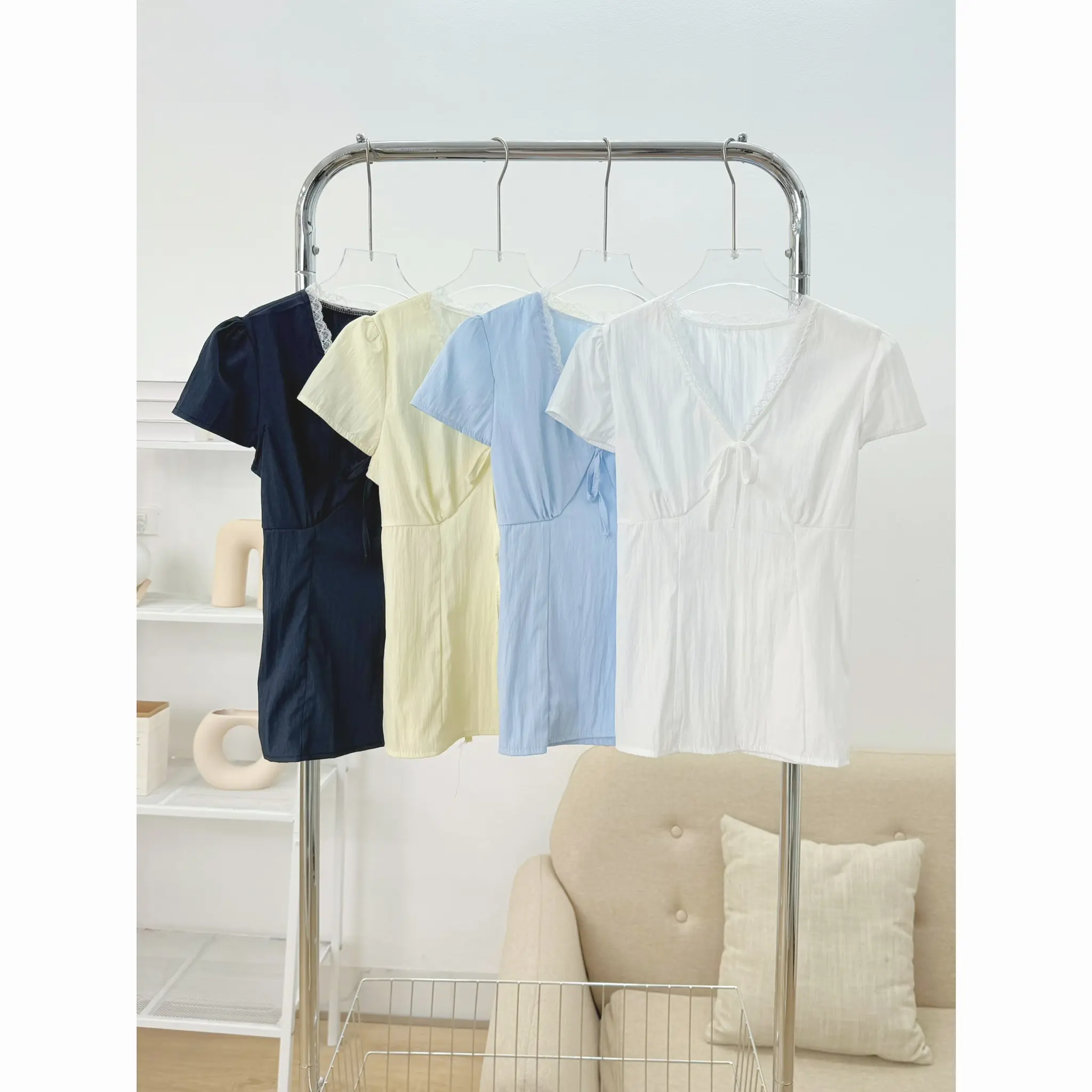 Áo kiểu nữ cổ tim phối ren thắt nơ ngực buộc eo sau lưng freesize chất liệu gió lụa Hàn babydoll dễ mặc cho mùa hè – A554 - 29feb.closet | BigBuy360 - bigbuy360.vn