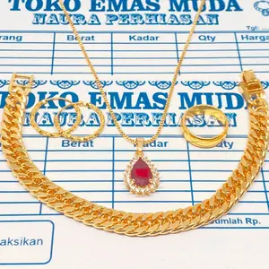 SET PERHIASAN WANITA KALUNG ITALI LIONTIN PERMATA MERAH DAN GELANG RANTAI FREE CINCIN DAN ANTING MOTIF SPIRAL BERLAPIS EMAS MUDA TERLARIS