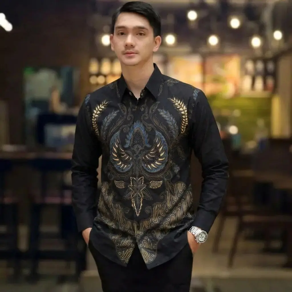 Kemeja Batik Pria Lengan Panjang Baju Katun Motif Elegan untuk Tampilan Modern Kemeja Batik Pria Lengan Panjang Baju Katun Motif Elegan untuk Tampilan Modern