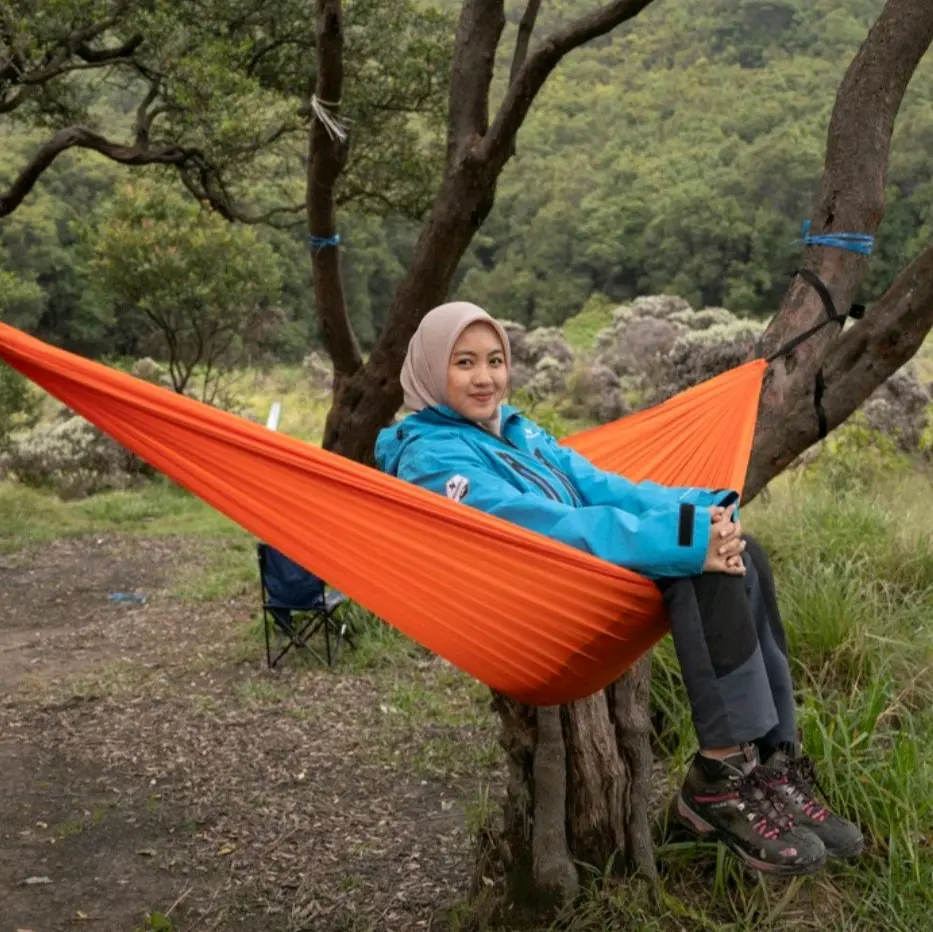 HAMMOCK MATAHARI ORANGE ADVENTURE SIZE 245X145CM +2PCS TALI HAMMOCK/HAMMOCK TEBAL BEBAN MAKSIMAL 150KG / TEMPAT TIDUR GANTUNG CAMPING