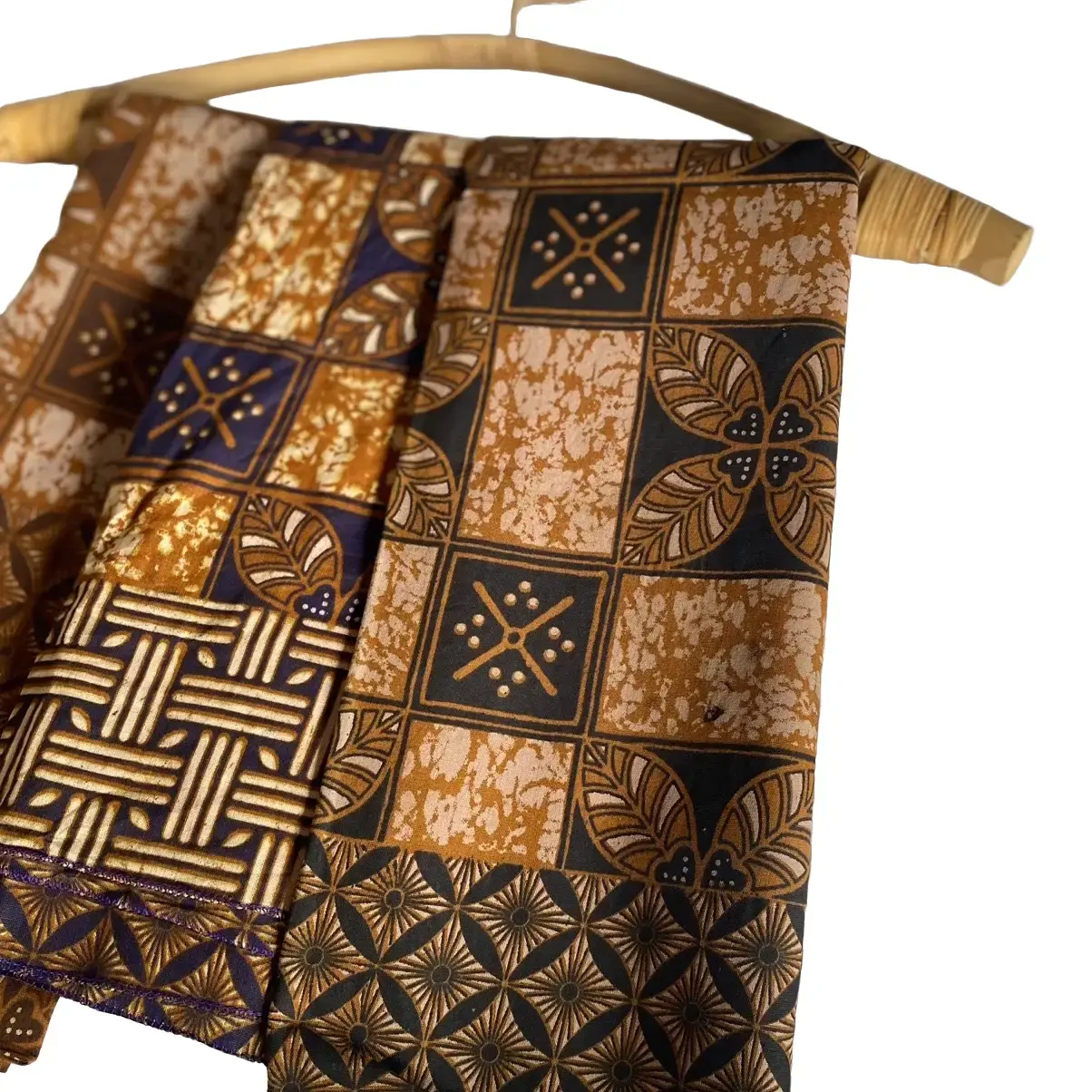 Saput batik halus ke pura