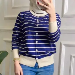 Rajut Alo - Sweater Rajut Wanita dengan Desain Garis, Nyaman dan Stylish