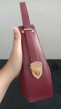 Product Review of ALINSKA SHOULDERBAG Kulit PU Tas Bahu Wanita Selempang Slingbag Cewek from ** 3