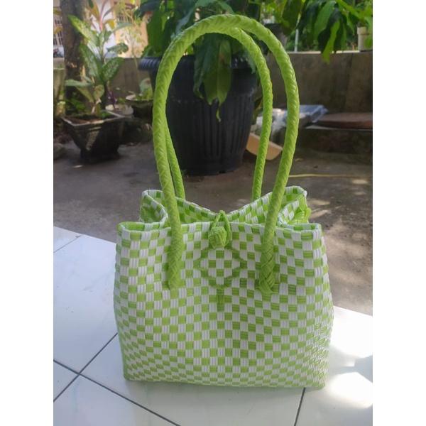 Product Introduction of [Istana Anyaman] Tas Anyaman Jali Premium Edisi Kondangan Dapat Muat Gula 4-5 Kg Polos Setrip Tote Totebag 39