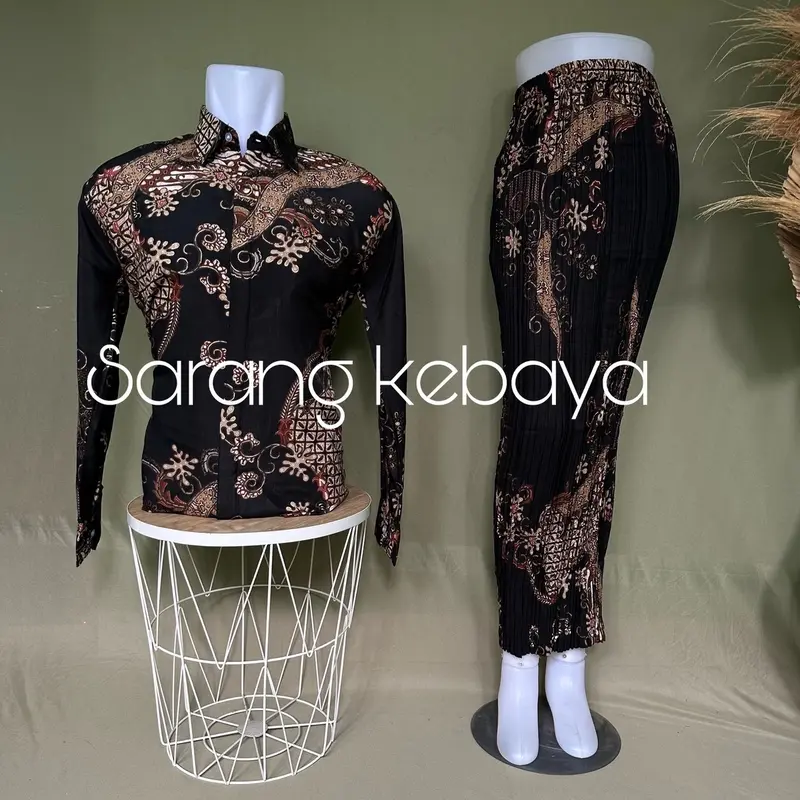 SARANG KEBAYA  / BATIK COUPLE/KEMEJA BATIK COUPLE/BATIK COUPLE LENGAN PANJANG/ROK PLISKET COUPLE / KEMEJA BATIK COUPLE ROK PLISKET Kondangan Lembut Pesta Mewah Tebal Seragam Baju Wisuda Keluarga batik  couple pasangan 3