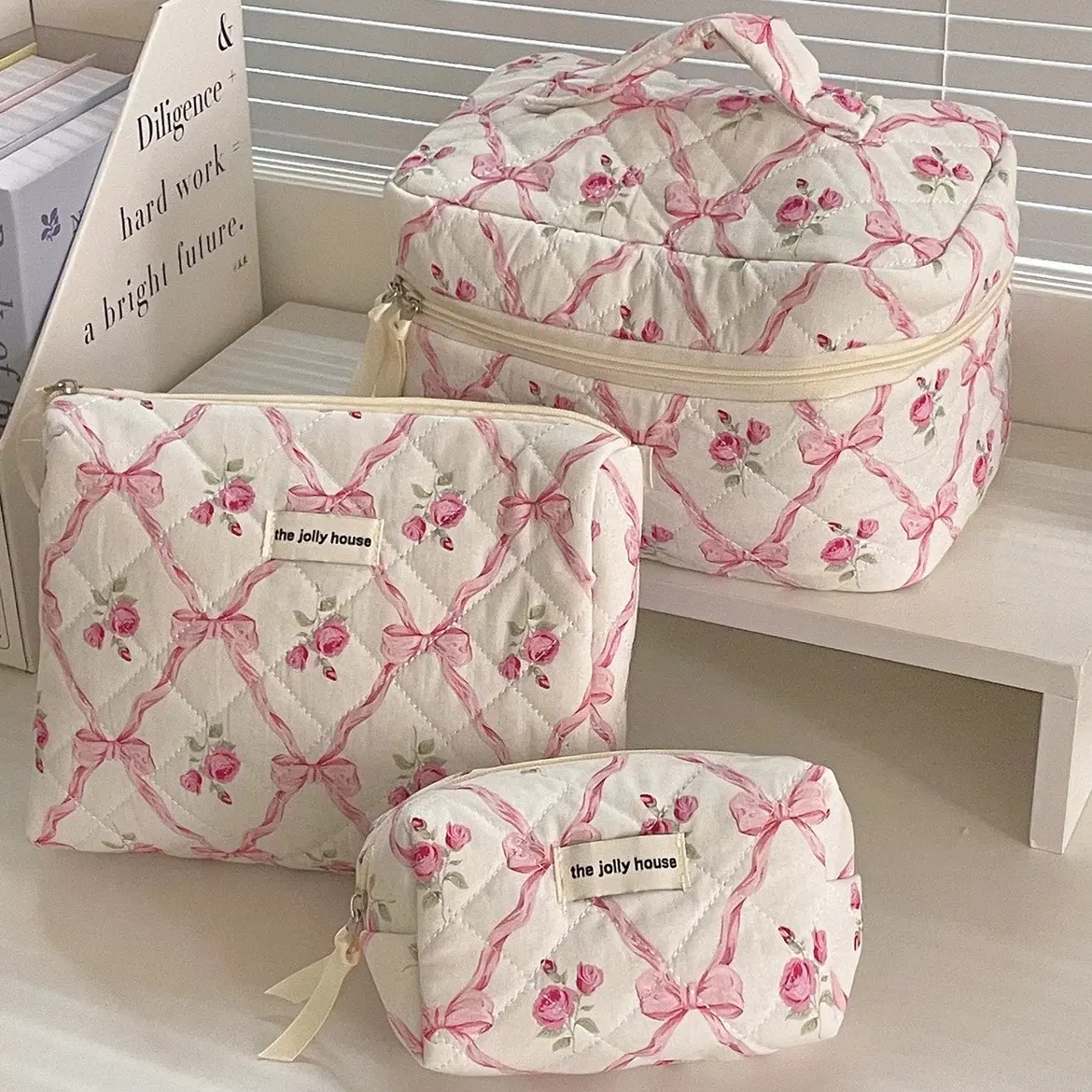 Traveling pouch kosmetik serbaguna multifungsi tas makeup besar motif pita cantik lucu kekinian ukuran jumbo premium aksesoris fashion murah berkualitas travel organizer aesthetic PO73