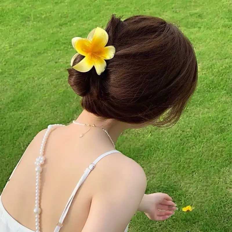 Jepit Rambut Model Bunga Kamboja Aklirik Hawaiian Plumeria Flower Hair Claw Clips 1