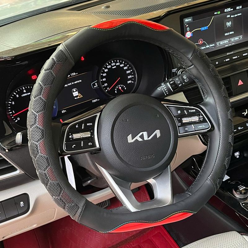 Bọc Vô Lăng Dcut Dạng Lưới Thoáng Khí Cho Sonet Seltos K5 Territory Mgzs Ertiga XL7 Elantra Sport Custin Beijing X7 MGHS MG5 MG4 Size 38cm Chất Liệu Da Vân Carbon Kết Hợp Lưới Thoáng Khí Bằng Cao Su Non