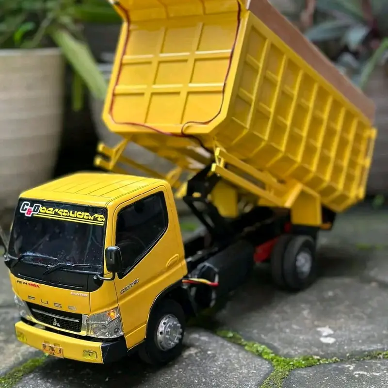 PROMO MINIATUR DUMP TRUK KUNING BISA JUNGKIT KABIN DAN BAK VARIASI LAMPU LEED RGB Anak Toy Mainan 0