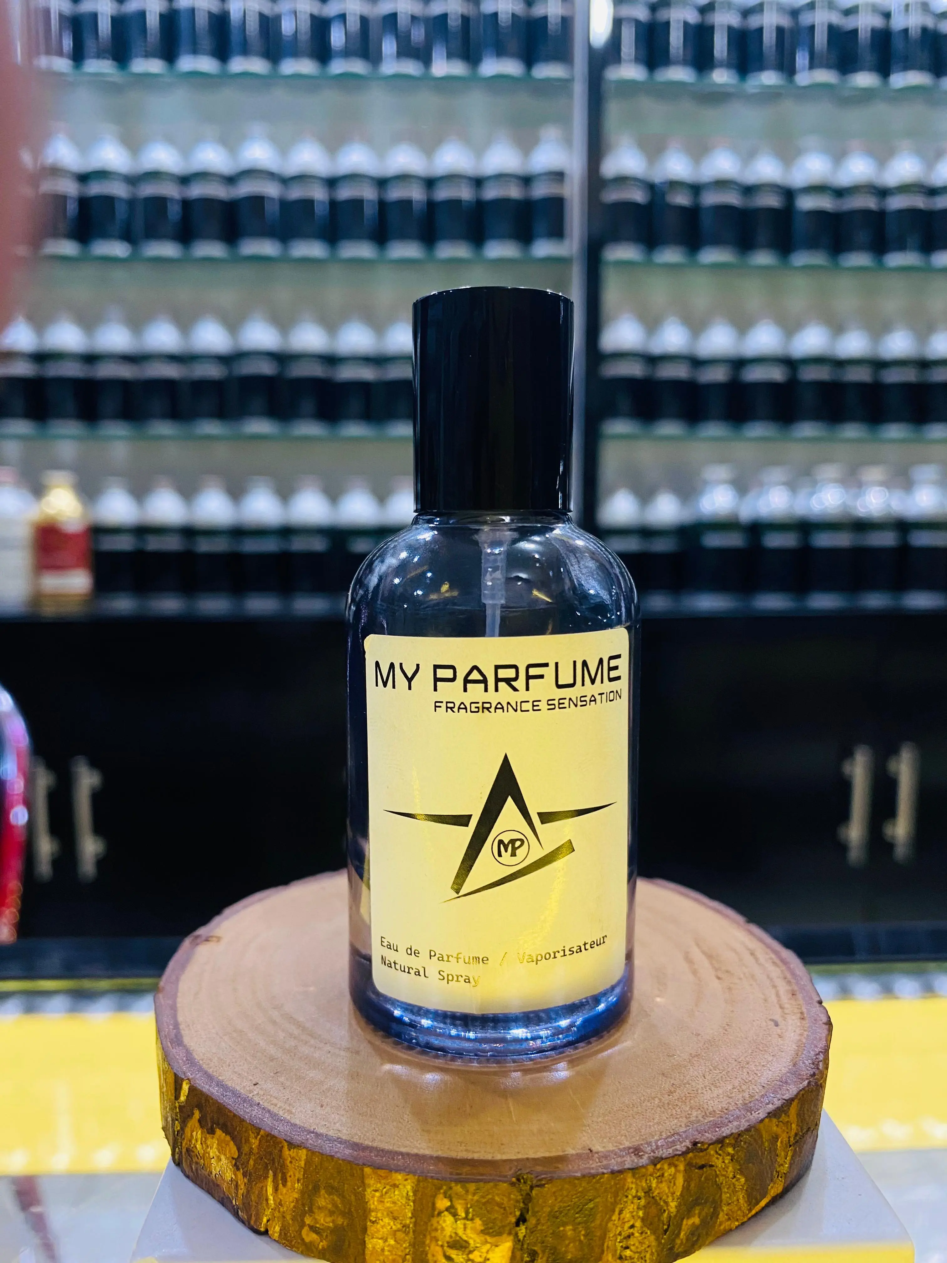 Parfum Paris Eiffel dengan Aroma Buah-buahan dan Bunga yang Segar dan Lembut