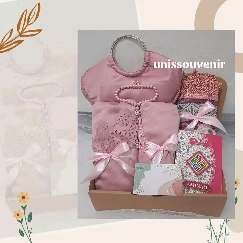 Hampers mukena silk/ hampers mukena /hampers mukena seserahan/hampers mukena seserahan bahan silk/seperangkat alat sholat/kado cewe/kado wanita