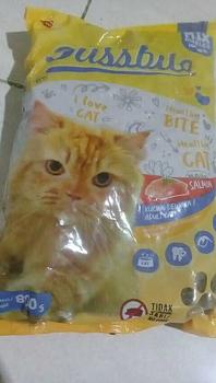 Product Review of Bundling 2 PCS Pussbite Makanan Kucing Kering Premium Frespack 800Gr from L** E**a 0