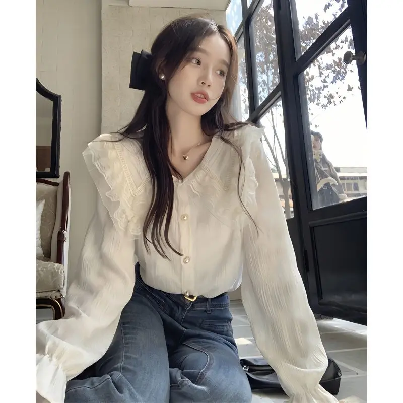 Quần Áo Mùa Mùa Xuân Cho Nữ, Thiết Kế Cổ Chữ V Ren, Dài Tay, Sang Trọng Giá Cả Phải Chăng, Cao Cấp, Phong Cách Mori Thanh Lịch, Áo Sơ Mi Cổ Búp Bê, Với Ren