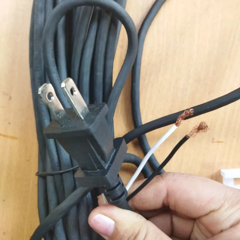 dây nguồn nhật dài 8m    chịu tải 2000W đúc sẵn phích cắm đúc 2