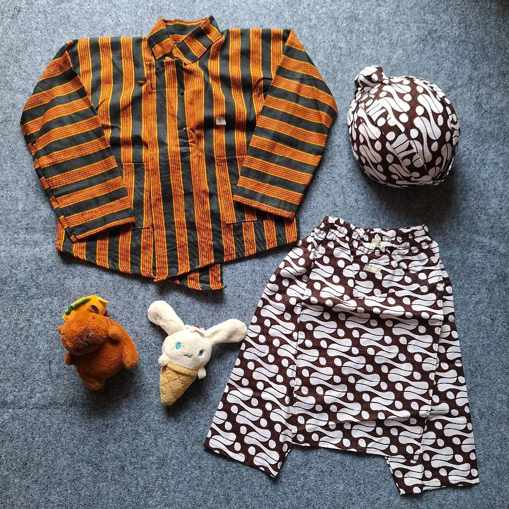 (ANAK) SETELAN SORJAN ANAK FREE BLANGKON (BAJU LURIK + SARCEL) PARANG PUTIH