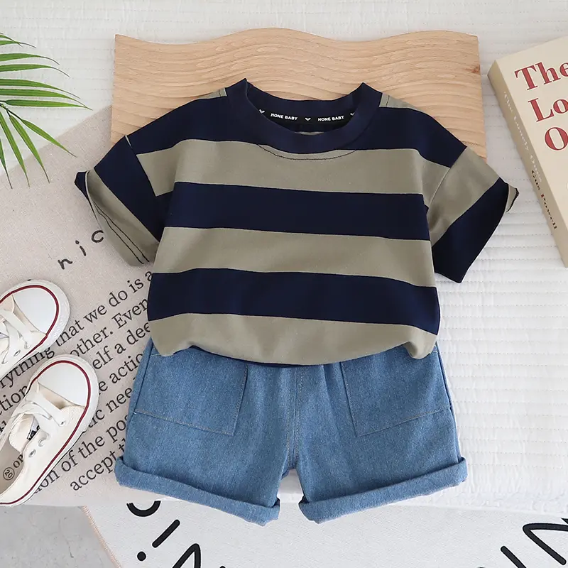 New short-sleeved set for boys aged 0-6, baby cotton comfortable striped short sleeves + denim shorts two-piece set