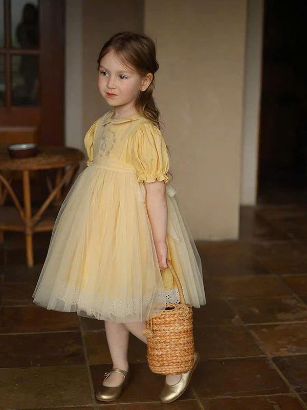  Váy vàng thêu ngực kèm váy lưới trắng chất linen cho bé gái từ 10-40kg 