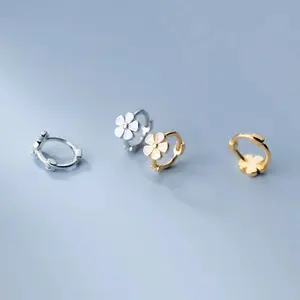 Anting Bunga Daisy Modern Perak 925 Aman & Anti Karat Hadiah Spesial Sempurna